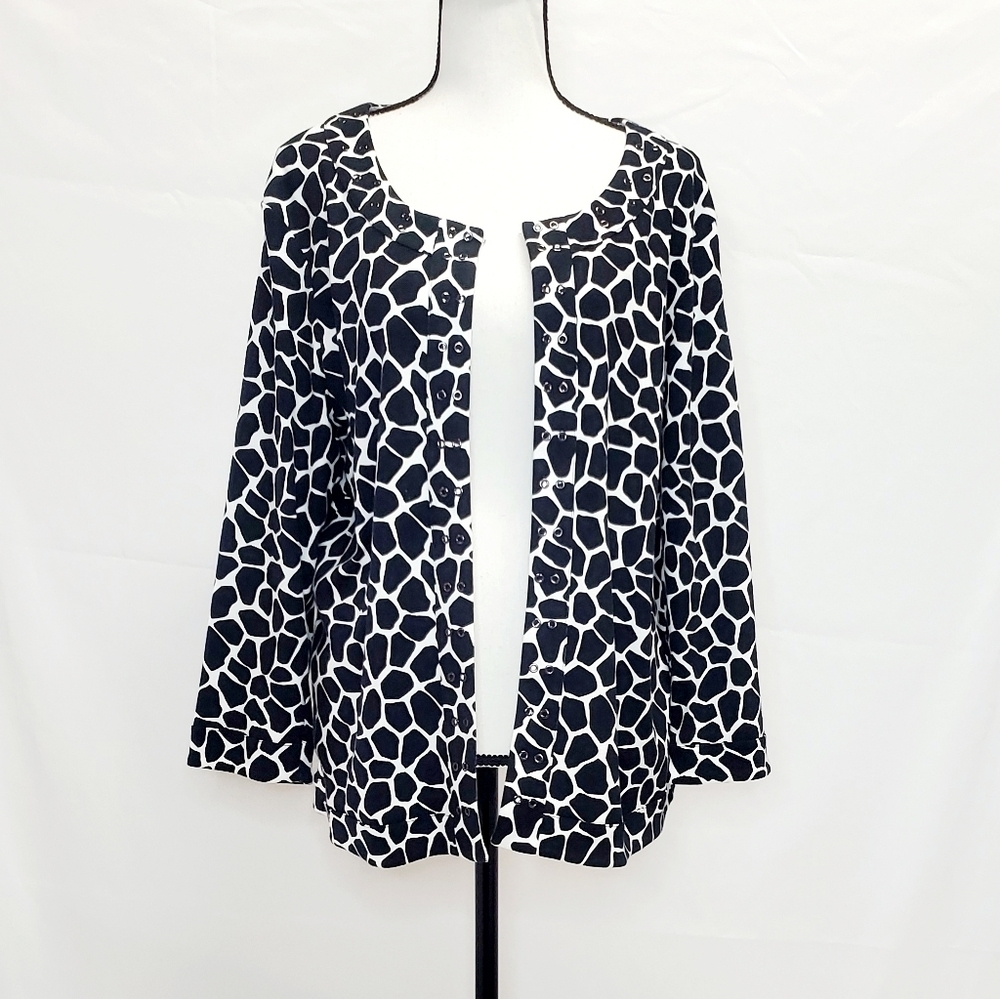 Rafaella Hook Clasp Closure Quarter Sleeve Cardigan